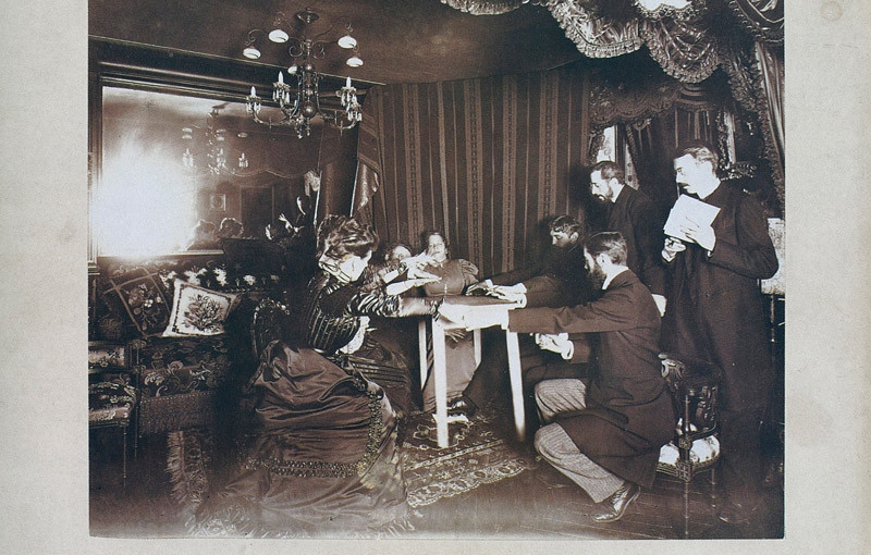 Сеанс Евзании Палладино / Public Domain